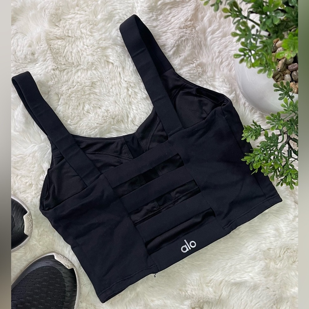 ALO Yoga Logo Black Strappy Back Sports Bra – Size XS